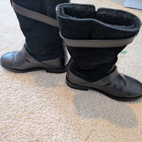 Burberry girls boots - Picture 2 of 4